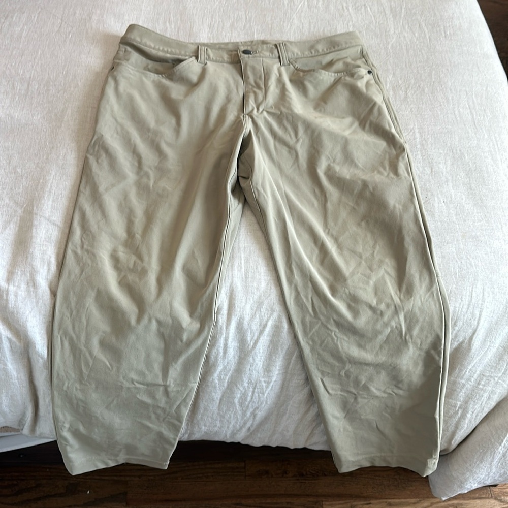 Men’s Lululemon ABC pant - 34